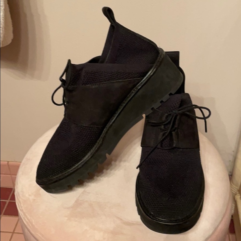 Eileen Fisher Wilson lace ups edge sneaker